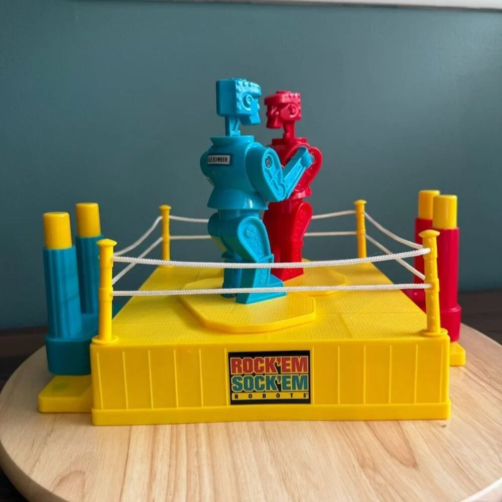 Mattel Rock Em Sock Em Robots Classic Boxing Game With Red & Blue Fighters - Picture 5 of 8